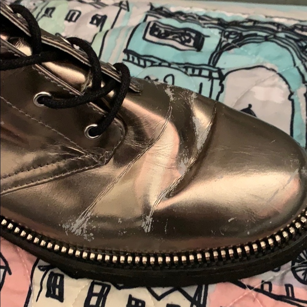 Boots - Picture 3 of 4